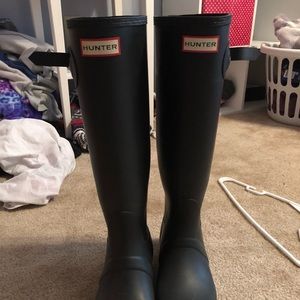 Worn once hunter boots!! :) size 9